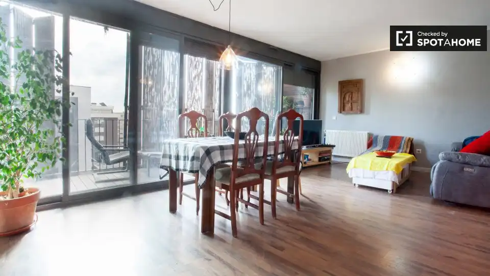 Room in Cuatro vientos