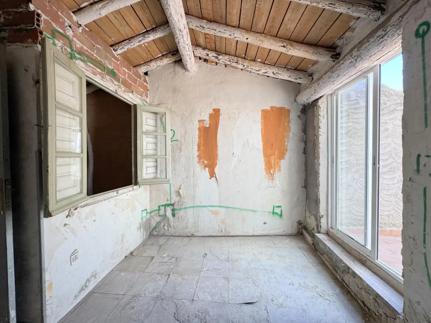 Balcony of Detached homes for sale in Candeleda