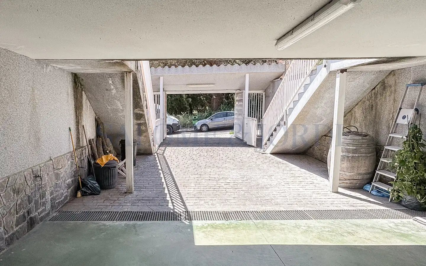 Aparcament de Casa adosada en venda en Argentona amb Calefacció, Jardí privat i Terrassa