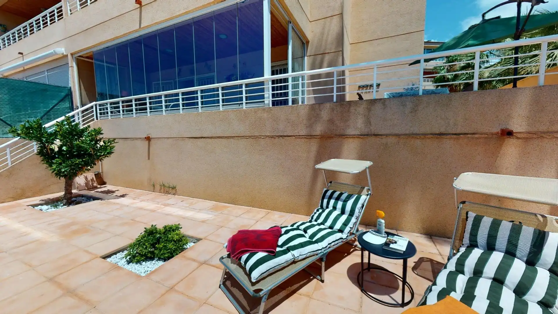 Terrasse von Wohnungen zum Verkauf in L'Alfàs del Pi mit Klimaanlage, Privatgarten und Terrasse