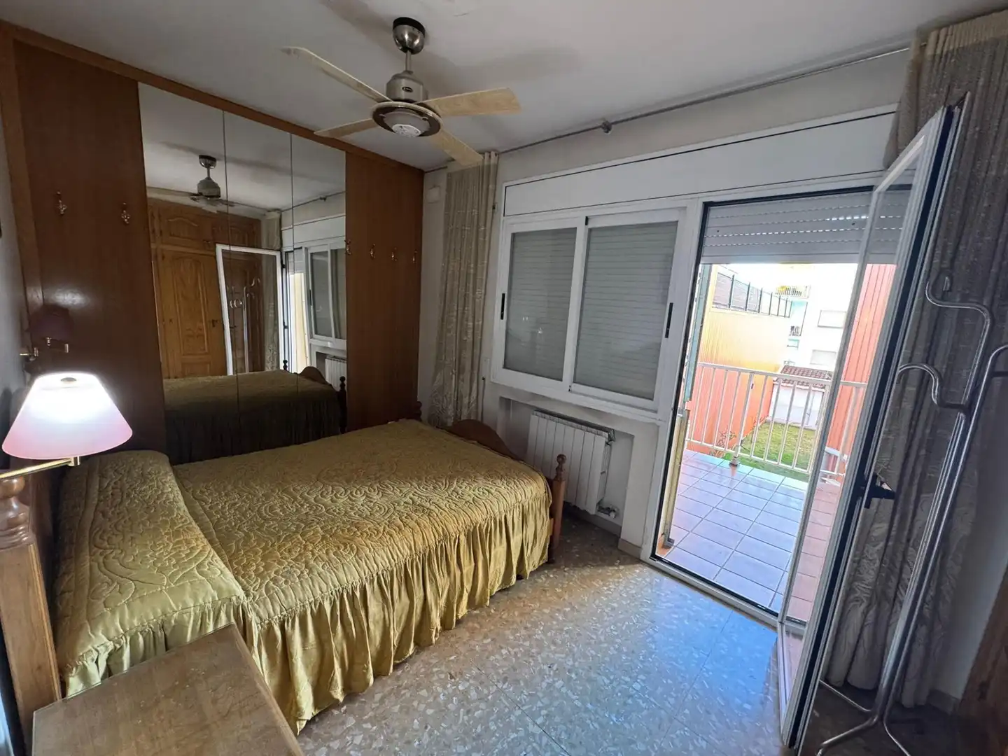Schlafzimmer von Haus oder Chalet zum Verkauf in Cornellà de Llobregat mit Heizung, Privatgarten und Terrasse