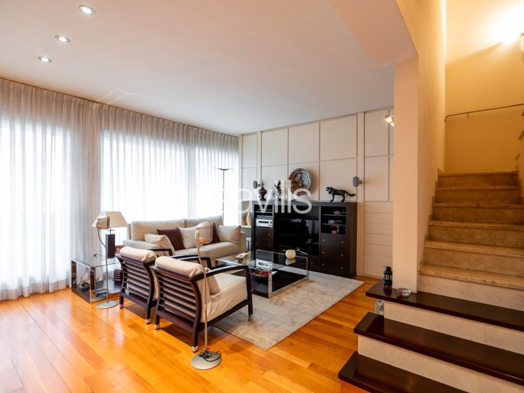 Sala d'estar de Casa o xalet en venda en  Barcelona Capital amb Aire condicionat, Terrassa i Balcó