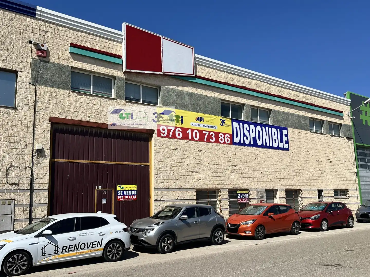 Nau industrial en venda en La Puebla de Alfindén