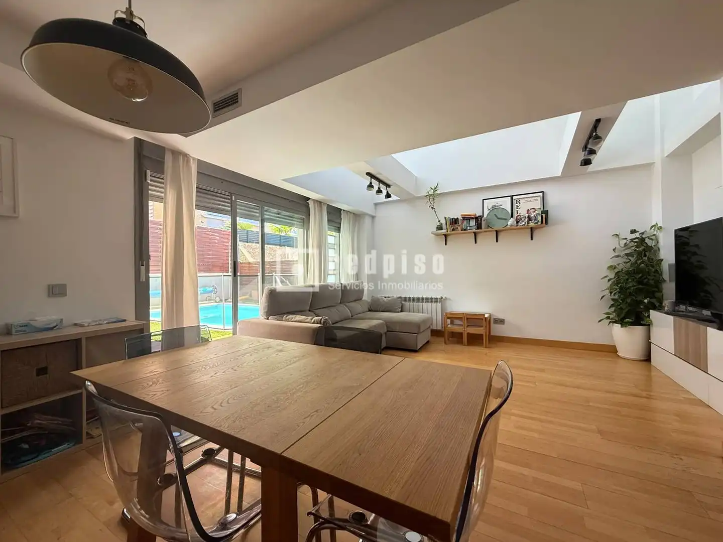 Living room of Houses for sale in Paracuellos de Jarama  with Air Conditioner, Heating and Private garden