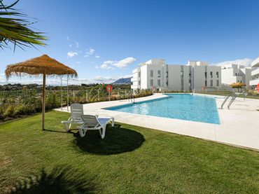 Apartament amb piscina en venda a Avenida Retamar 5