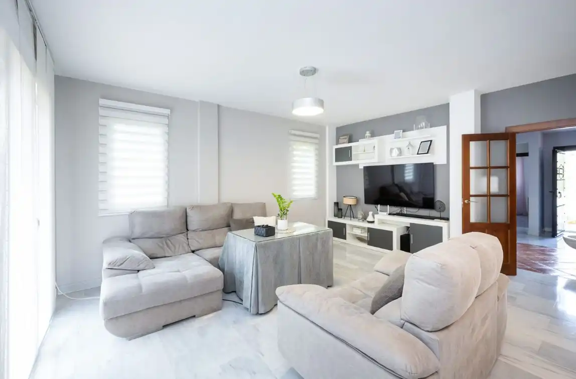 Sala de estar de Casa o chalet en venta en La Zubia con Aire acondicionado, Calefacción y Jardín privado