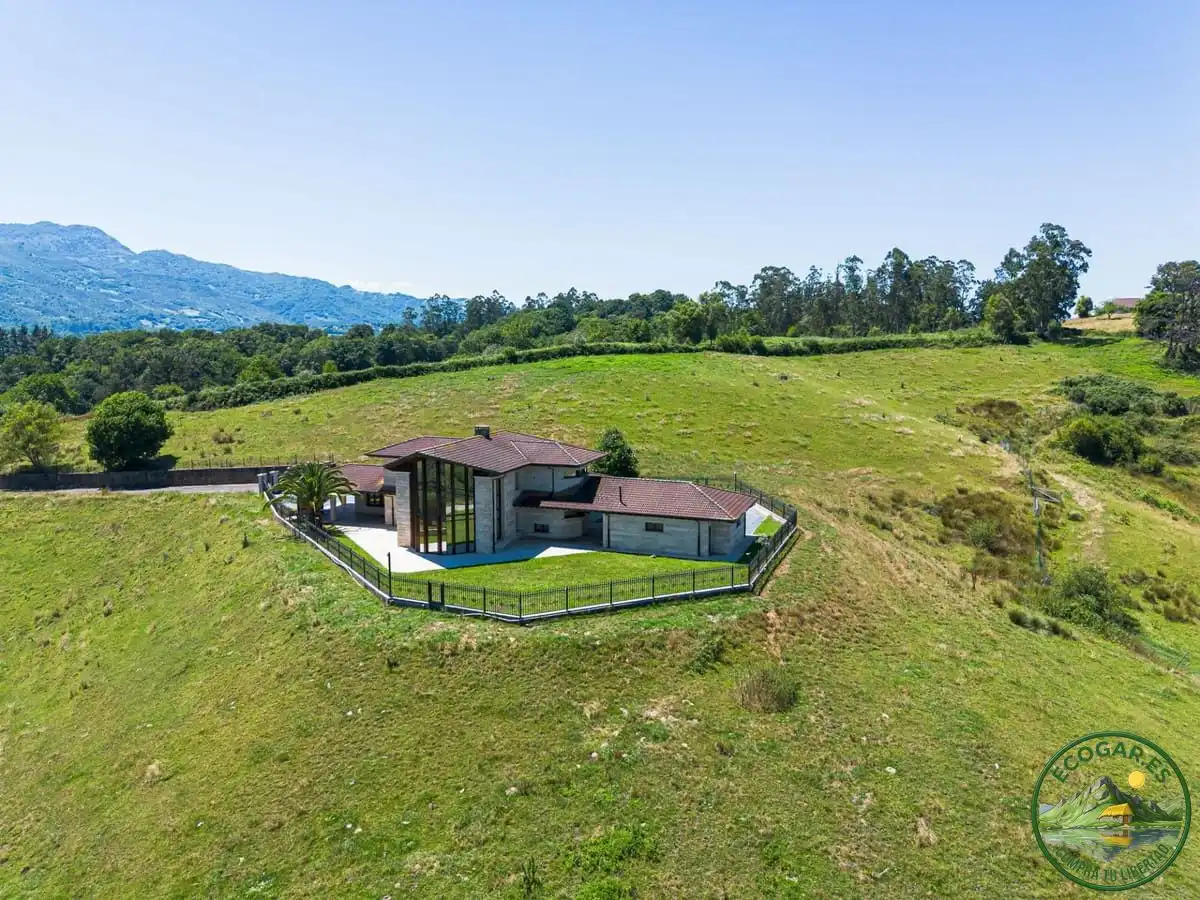 Vista exterior de Casa o chalet en venta en Nava con Calefacción, Jardín privado y Parquet