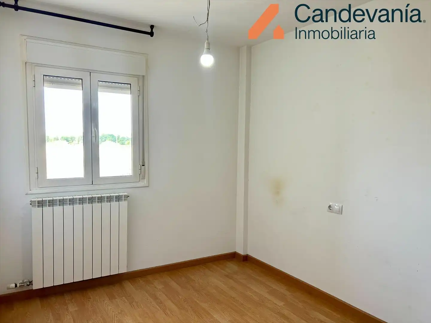Casa adosada en venta en Zuera con Calefacción, Jardín privado y Parquet