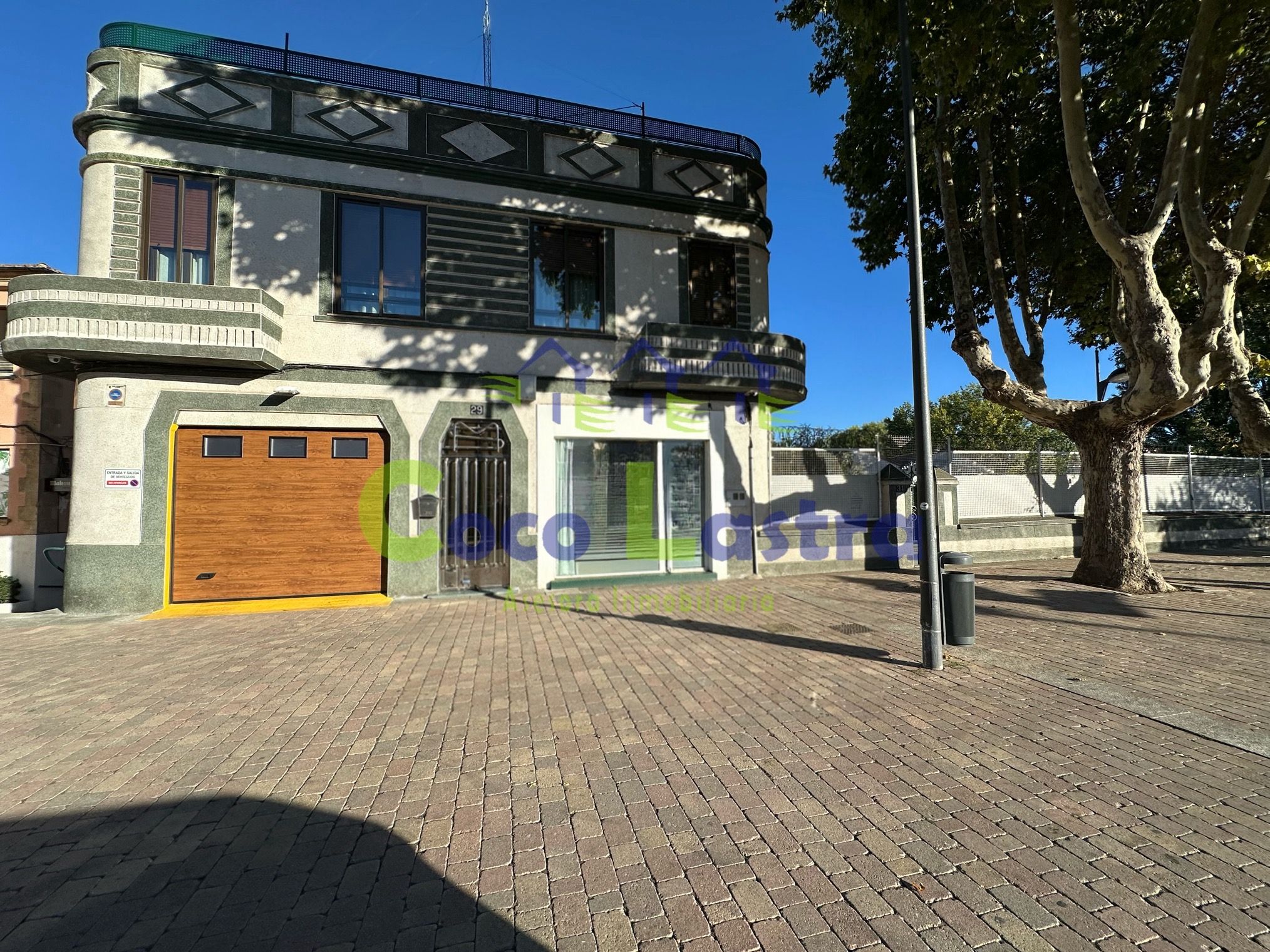 Exterior view of Premises to rent in Salamanca Capital  with Air Conditioner and Heating