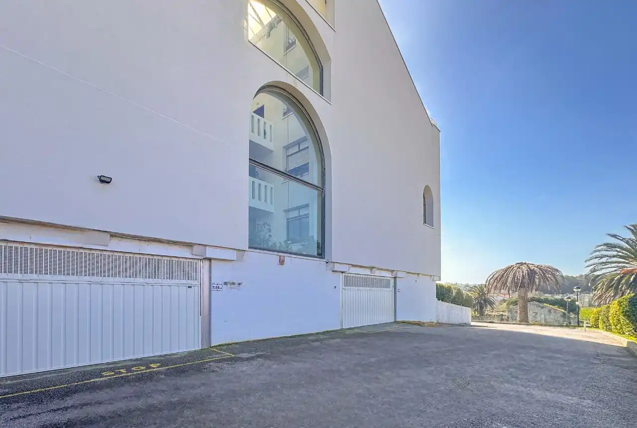 Vista exterior de Dúplex en venta en Santa Cruz de Bezana con Calefacción y Amueblado