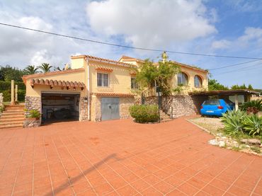 Detached house with garden for sale in La Xara - La Sella