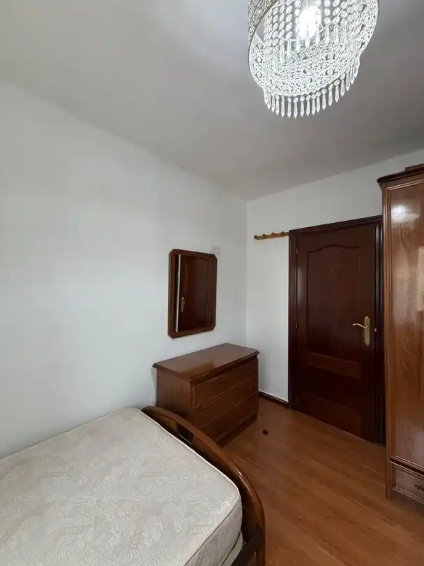 Schlafzimmer von Wohnung zur Miete in Laviana mit Heizung und Balkon