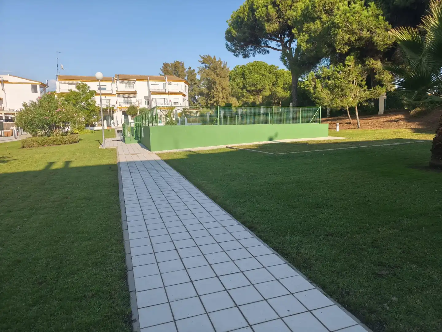 Jardí de Casa adosada en venda en El Portil amb Terrassa, Moblat i Piscina comunitària