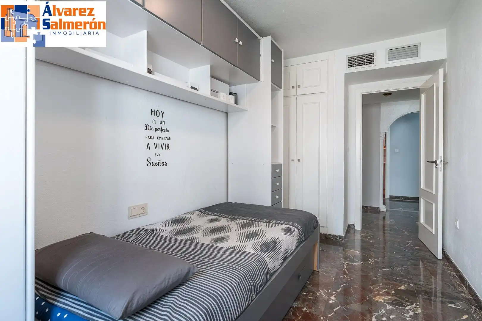 Habitación de Piso en venta en Granada con Aire acondicionado, Calefacción y Terraza