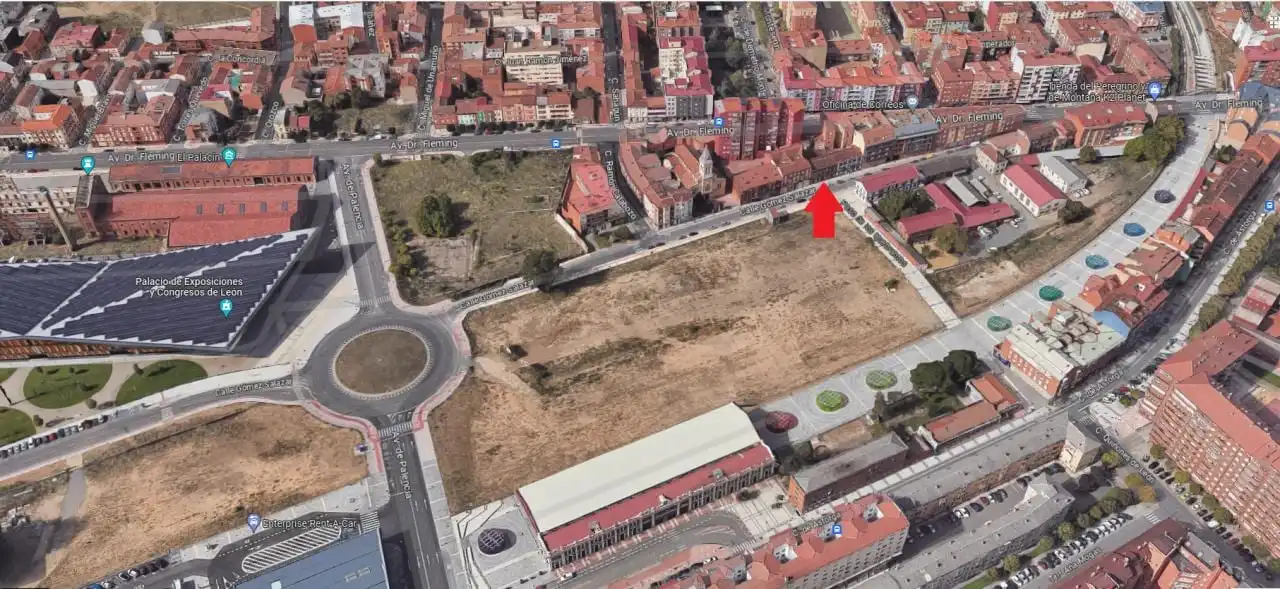 Edifici en venda en León Capital 