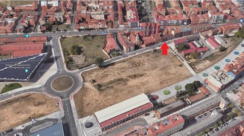 Foto 3 de Edifici en venda a Calle Gómez Salazar, La Vega - La Sal, León Capital