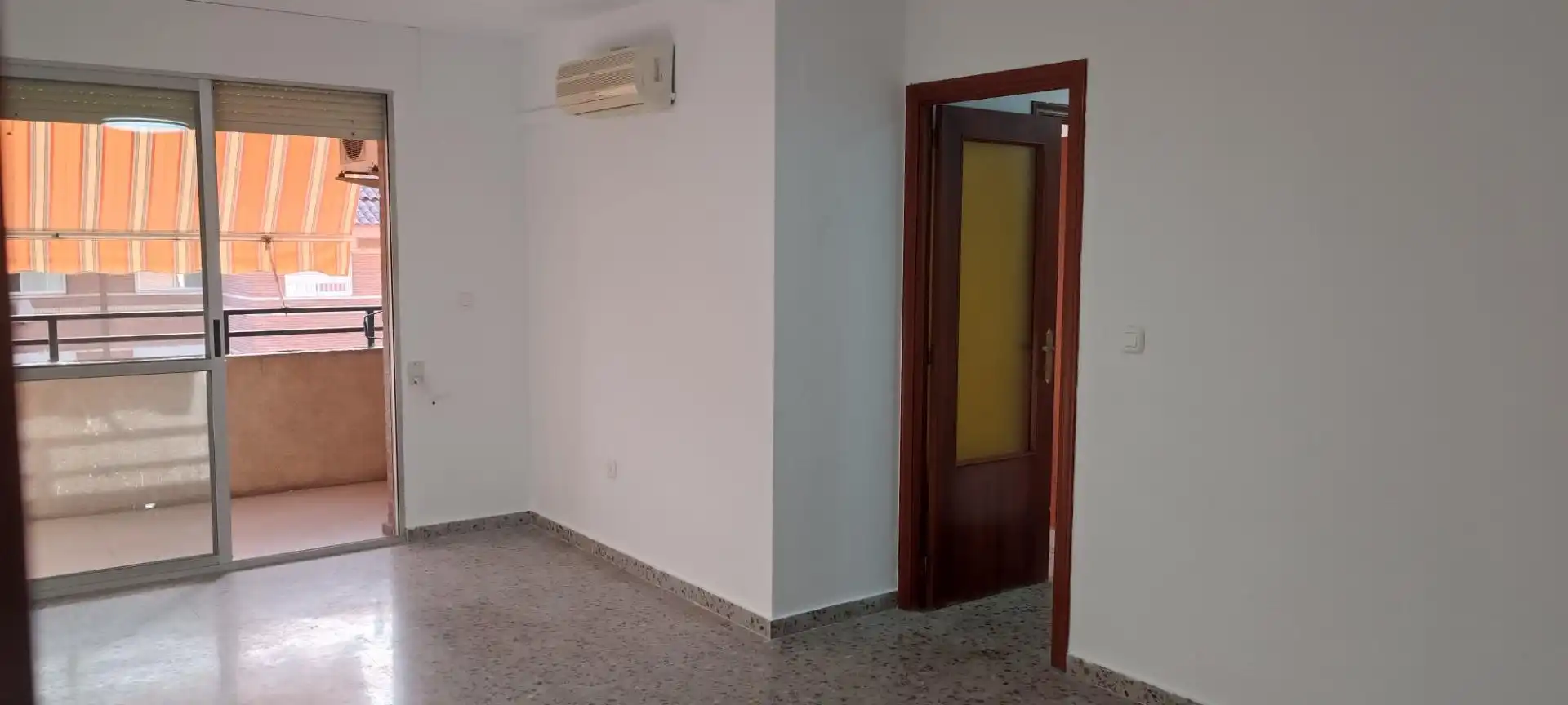 Flat for rent in Murcia  with Air Conditioner, Private garden and Terrace