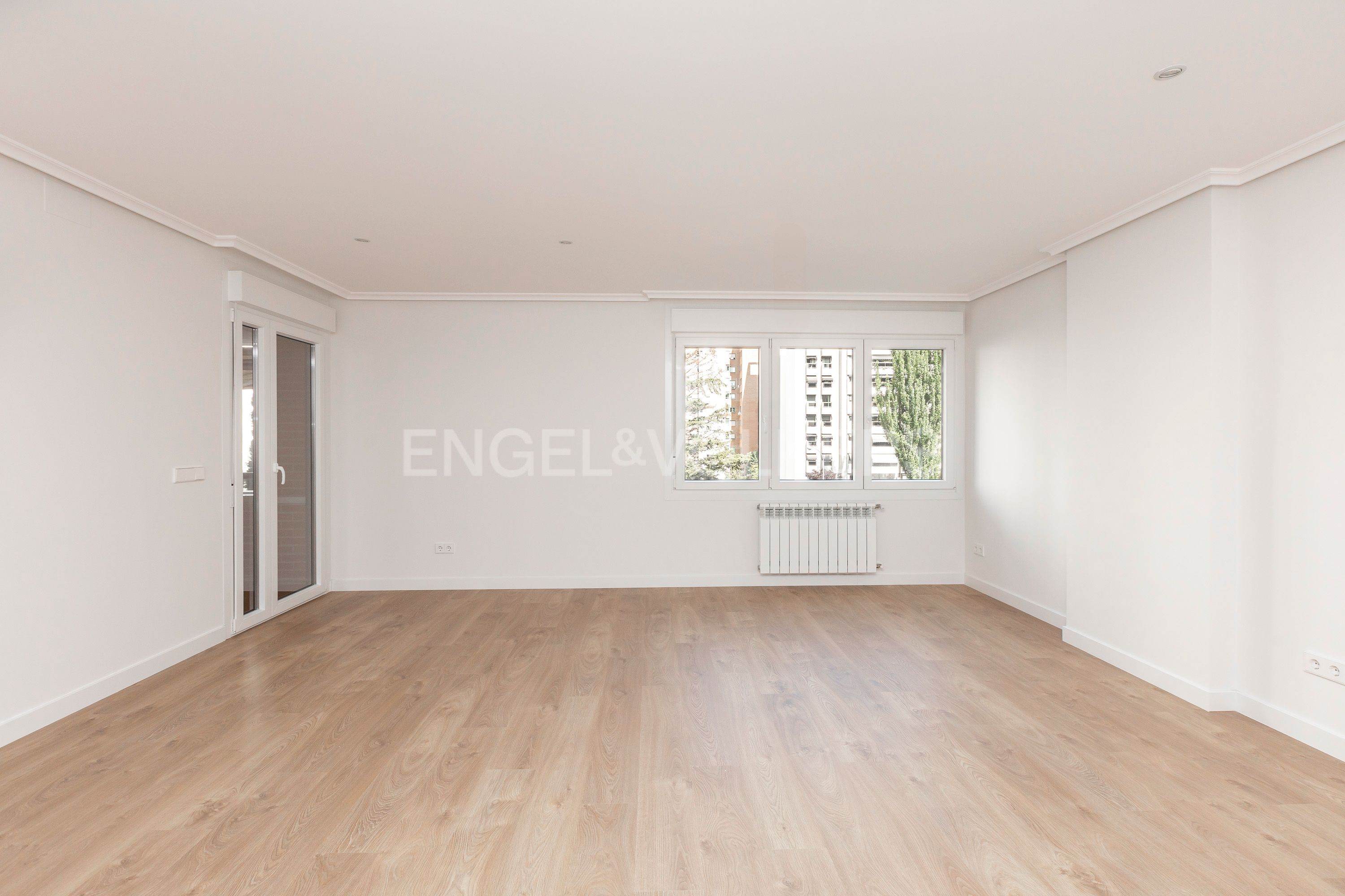 Sala d'estar de Apartament de lloguer en  Madrid Capital amb Aire condicionat, Calefacció i Jardí privat