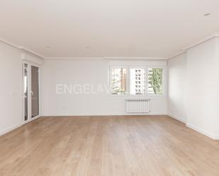 Living room of Apartment to rent in  Madrid Capital  with Air Conditioner, Heating and Private garden