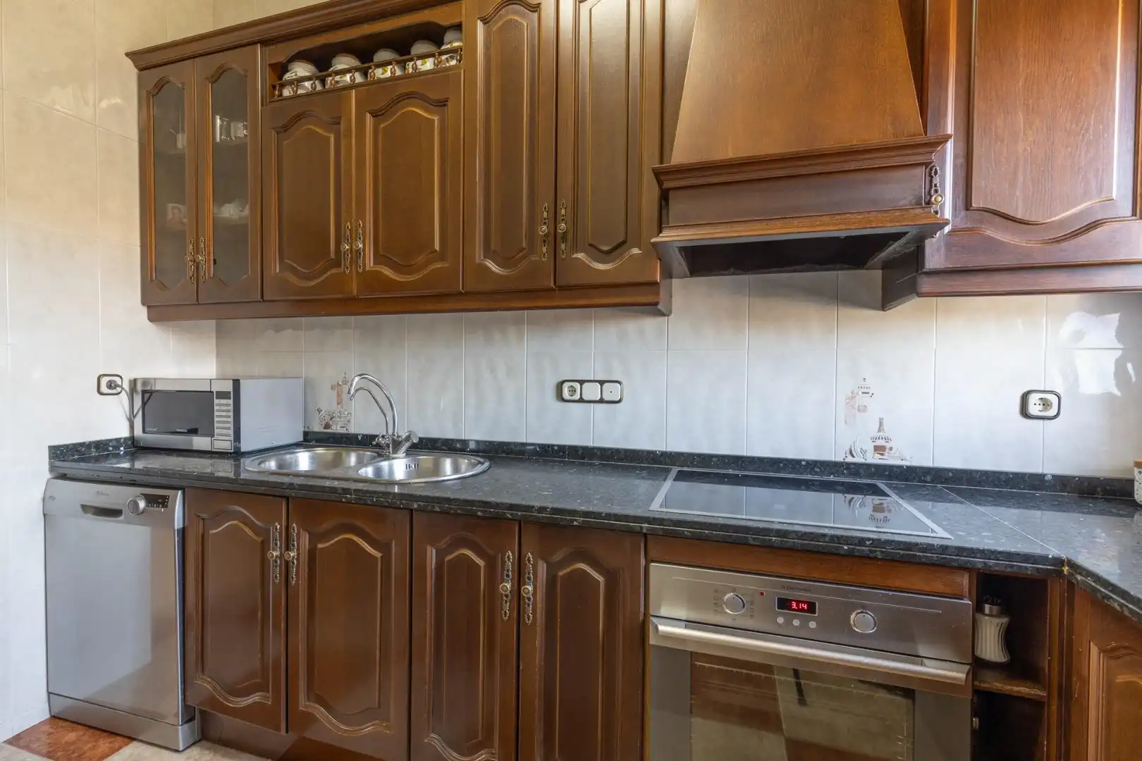Cocina de Casa o chalet en venta en Granada con Calefacción, Jardín privado y Piscina