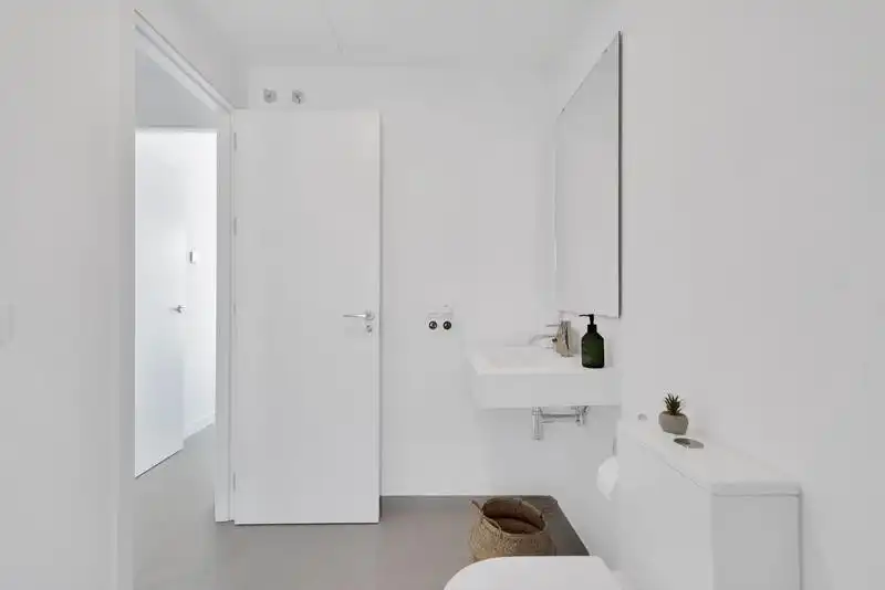 Baño de Casa adosada de alquiler en Estepona con Aire acondicionado, Jardín privado y Terraza
