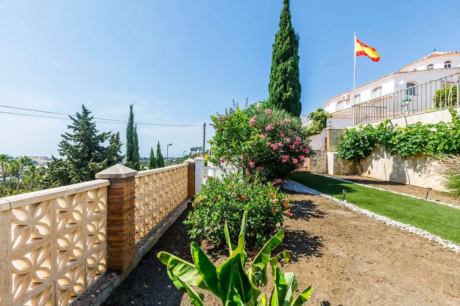 Jardí de Casa o xalet en venda en Vélez-Málaga amb Aire condicionat, Traster i Internet