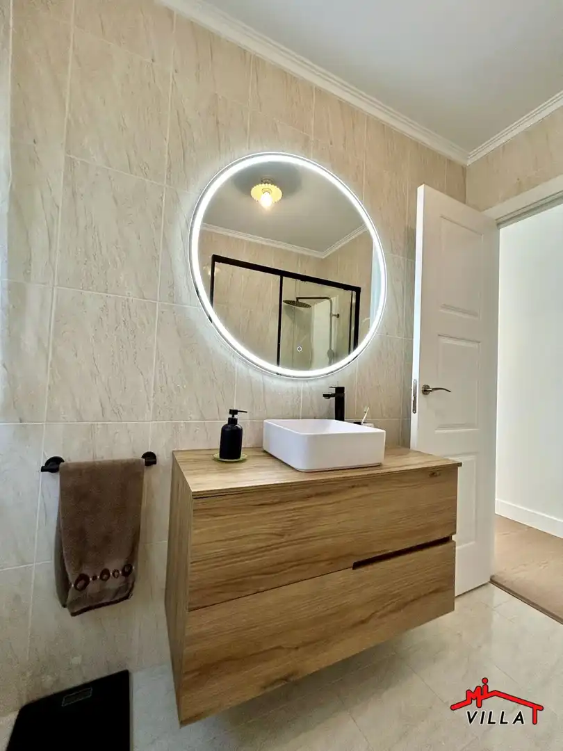 Badezimmer von Wohnung zum Verkauf in Laredo mit Heizung und Terrasse