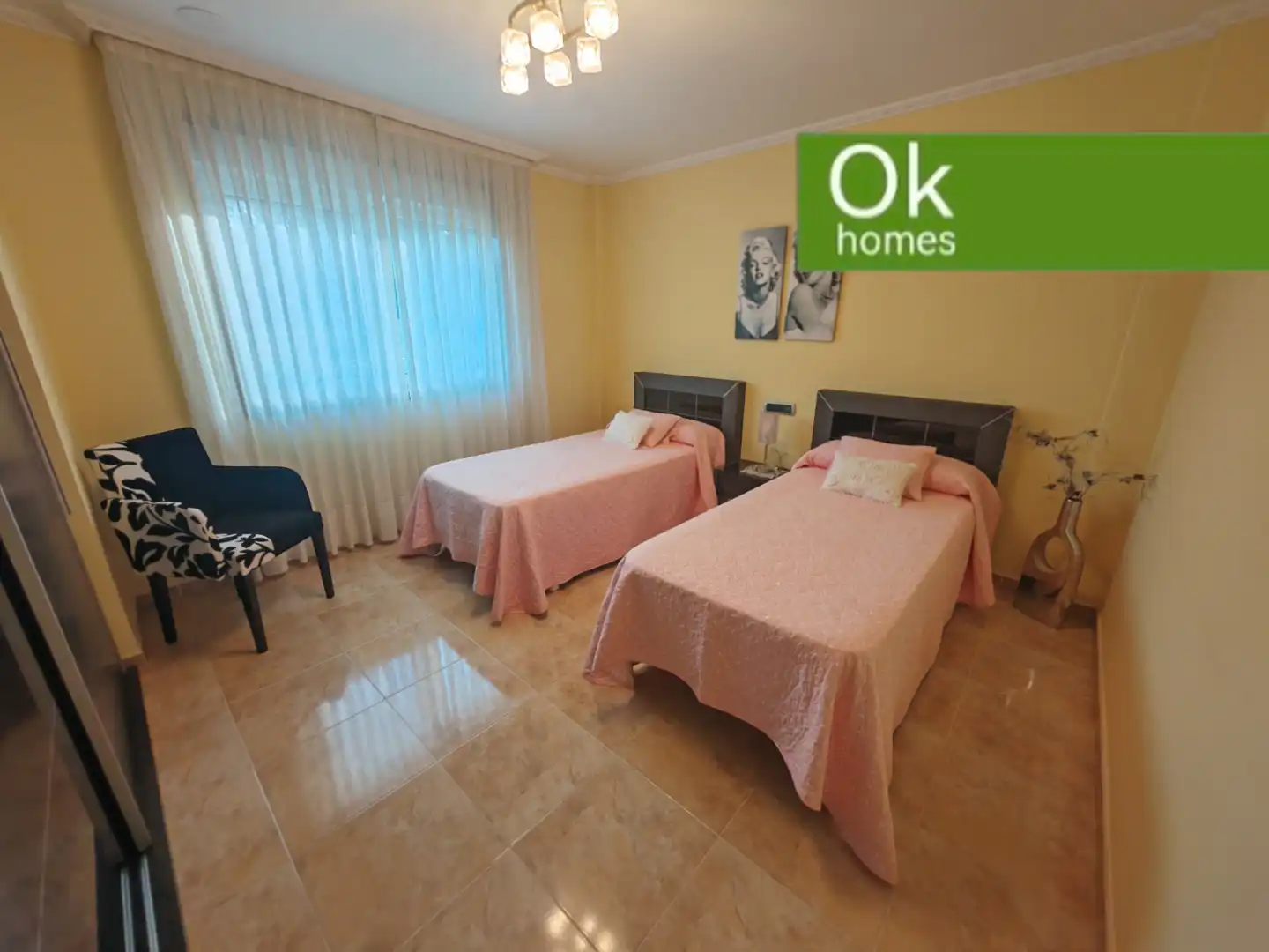 Dormitori de Casa o xalet en venda en Melide amb Calefacció, Jardí privat i Parquet