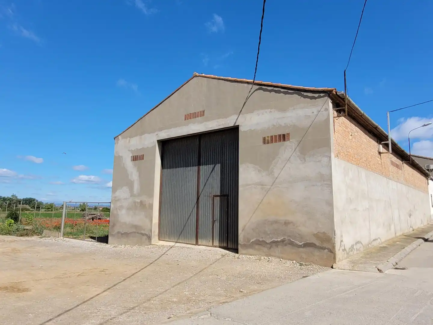 Vista exterior de Nau industrial en venda en Sidamon