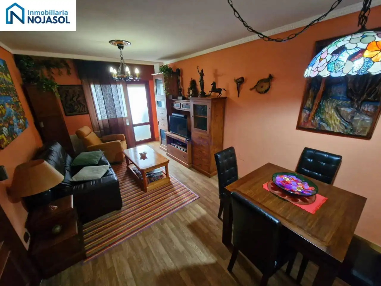 Sala d'estar de Apartament en venda en Noja amb Calefacció, Terrassa i Moblat