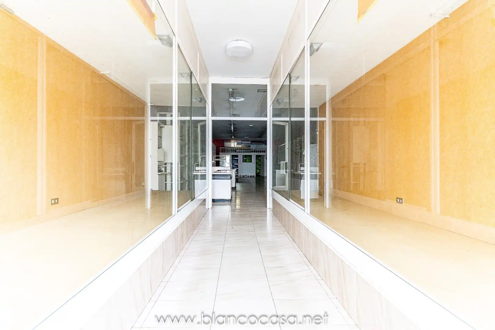 Local commercial à vendre à Carballo, imagen 3