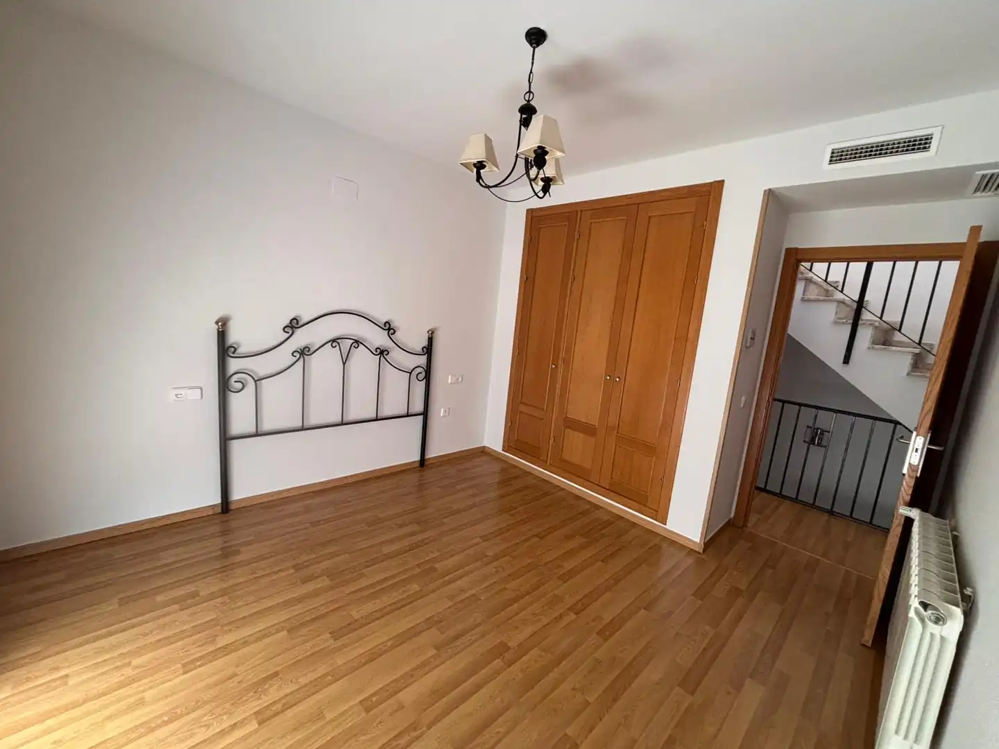 Habitación de Casa adosada en venta en Mérida con Aire acondicionado, Calefacción y Parquet