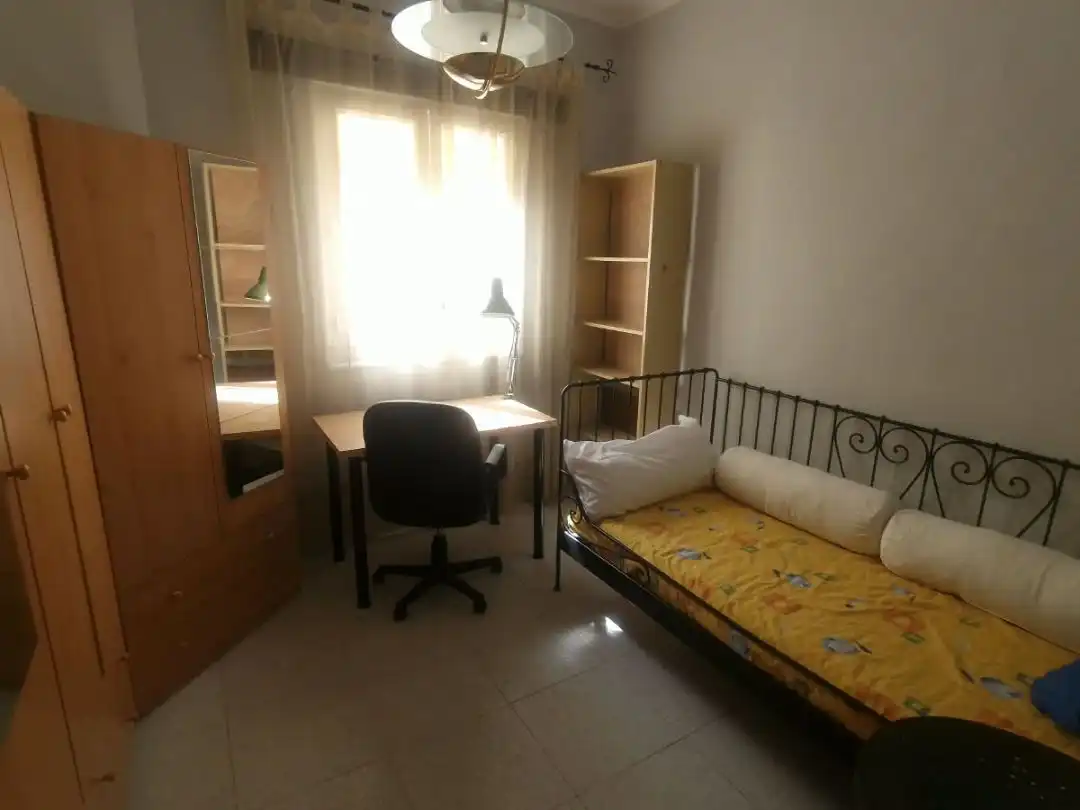 Habitación de Piso para compartir en Madrid con Calefacción, Terraza y Amueblado