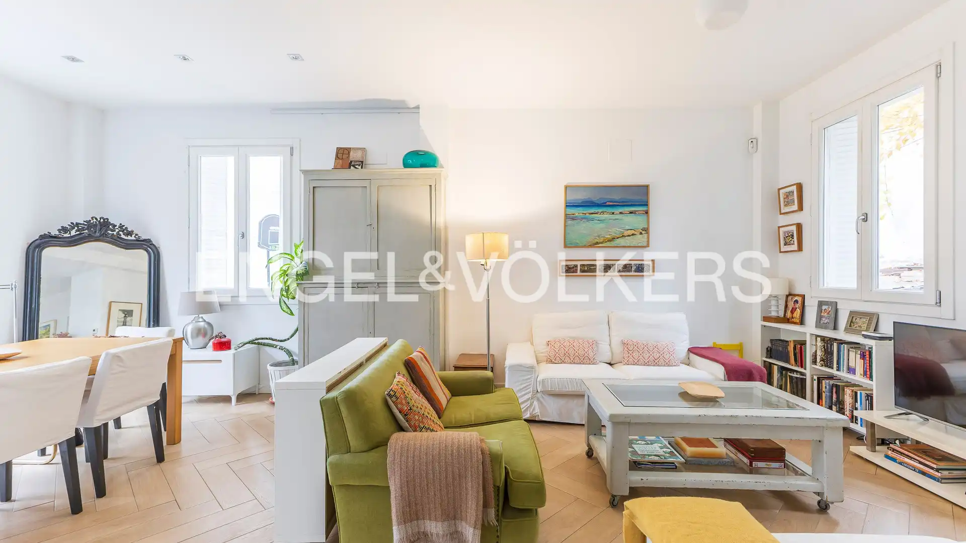 Sala de estar de Casa o chalet en venta en  Madrid Capital con Aire acondicionado, Calefacción y Jardín privado