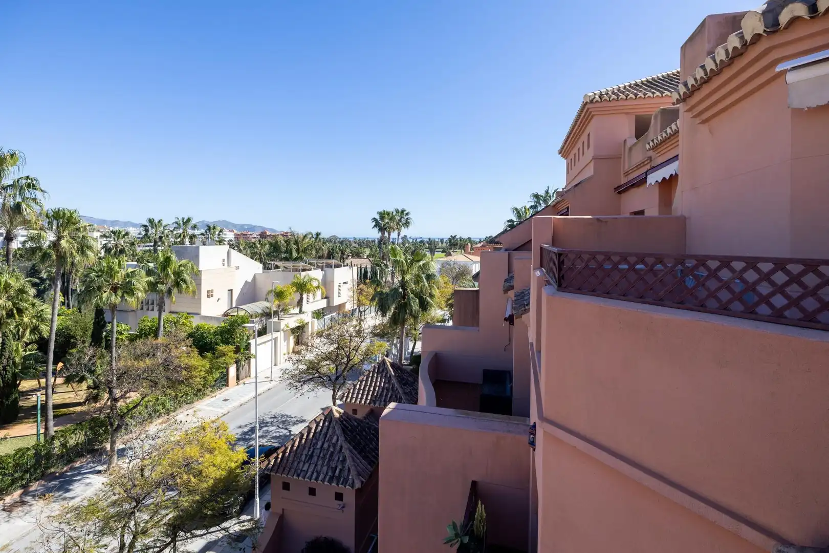 Außenansicht von Dachboden zum Verkauf in Motril mit Klimaanlage, Terrasse und Abstellraum