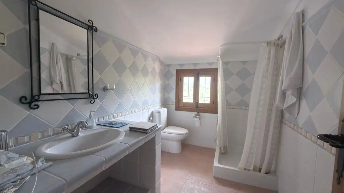 Bathroom of Country homes for rent in Valle de Abdalajís  with Air Conditioner, Heating and Private garden