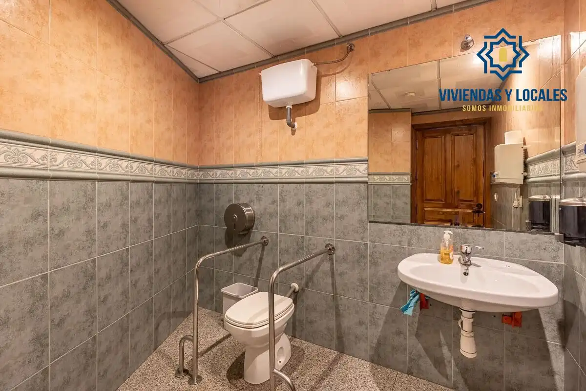 Local comercial en venda a Pinos Genil, imagen 19