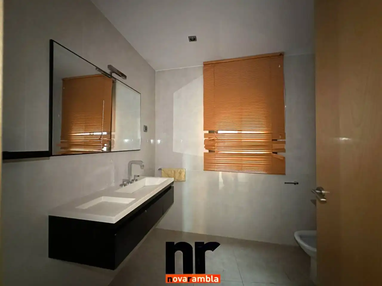 Bathroom of Flat for rent in Ripollet  with Heating, Parquet flooring and Storage room