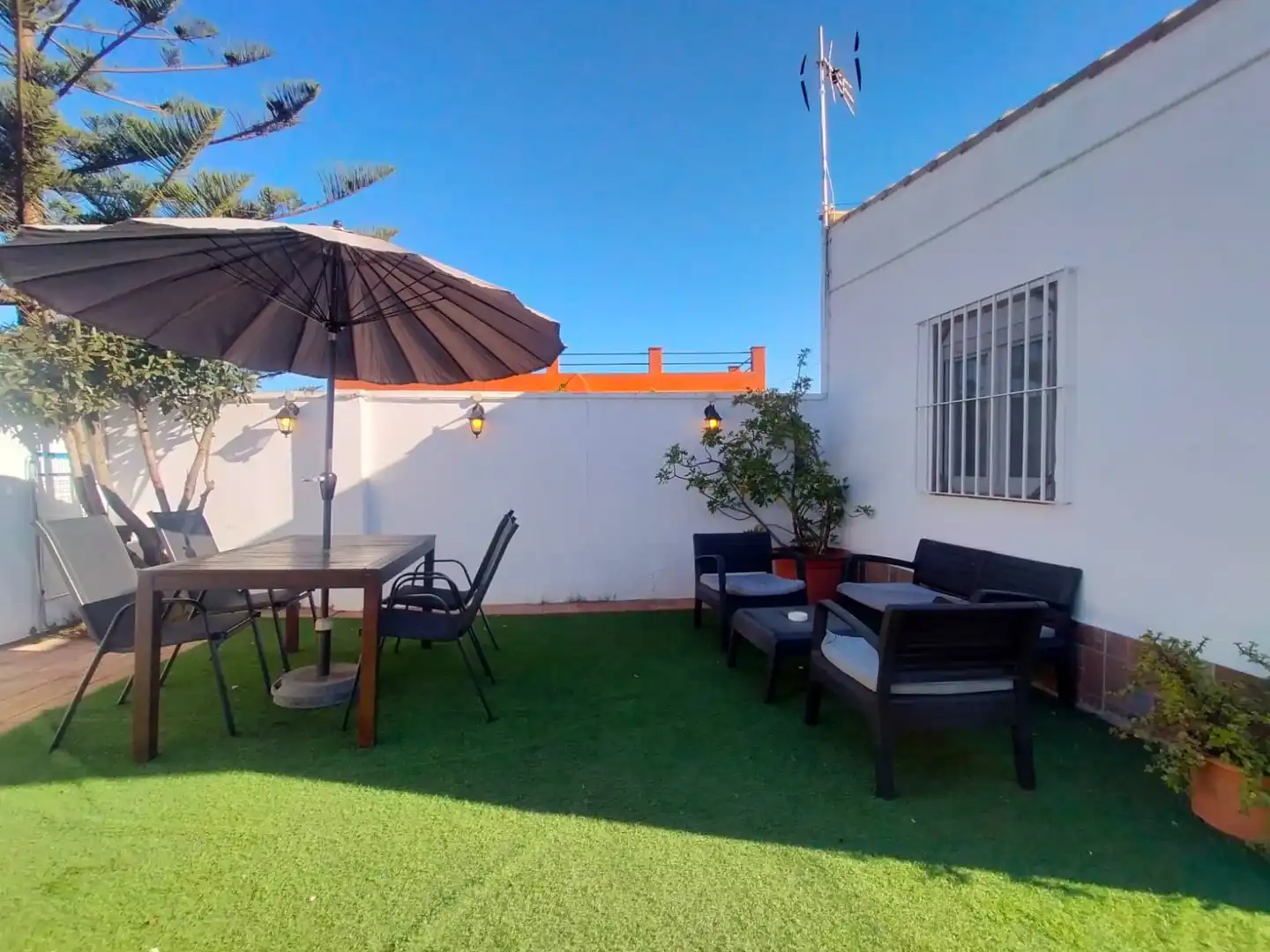 Terrassa de Casa o xalet en venda en El Puerto de Santa María amb Aire condicionat, Jardí privat i Terrassa