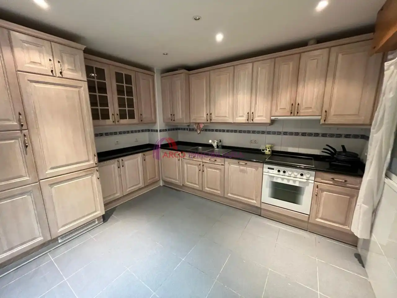 Kitchen of Flat for sale in Casco Antiguo