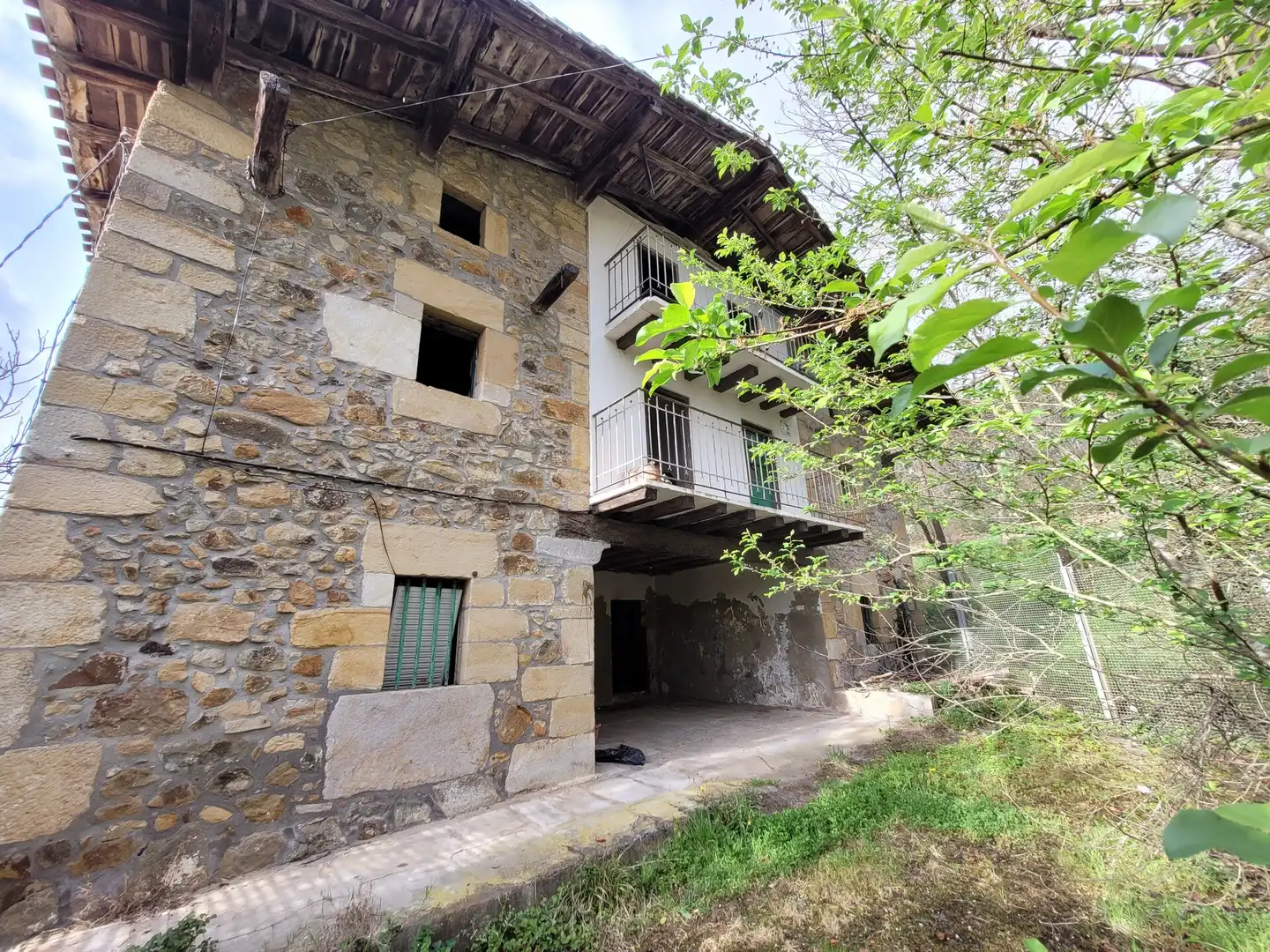 Außenansicht von Country house zum Verkauf in Amorebieta-Etxano mit Terrasse