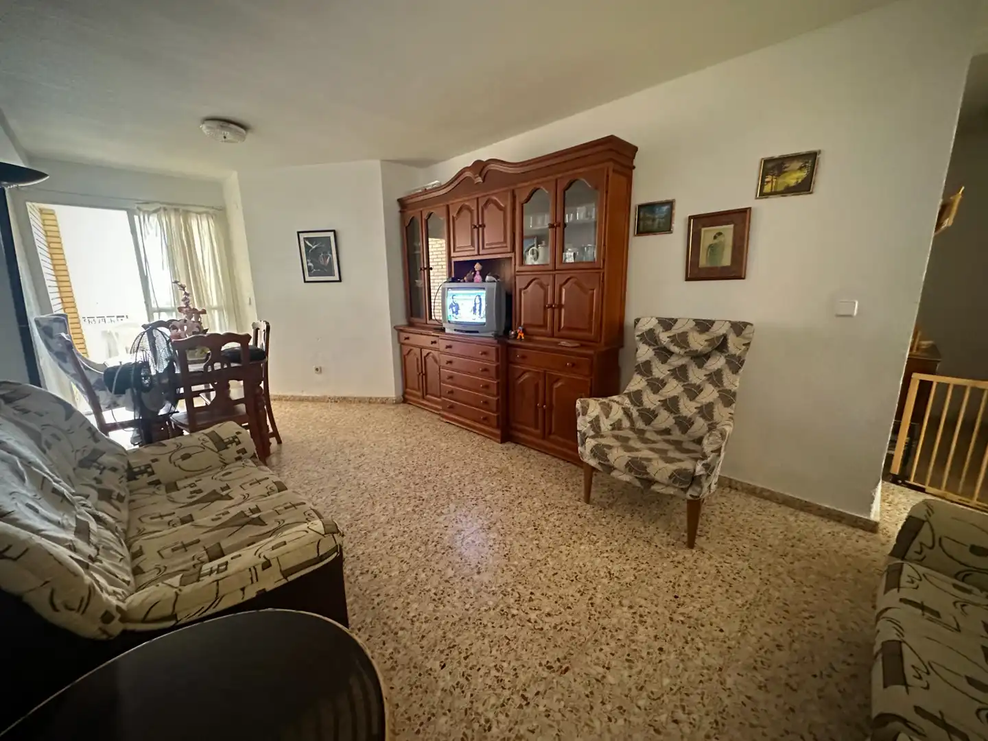 Sala d'estar de Pis de lloguer en Torrevieja amb Terrassa, Moblat i Forn
