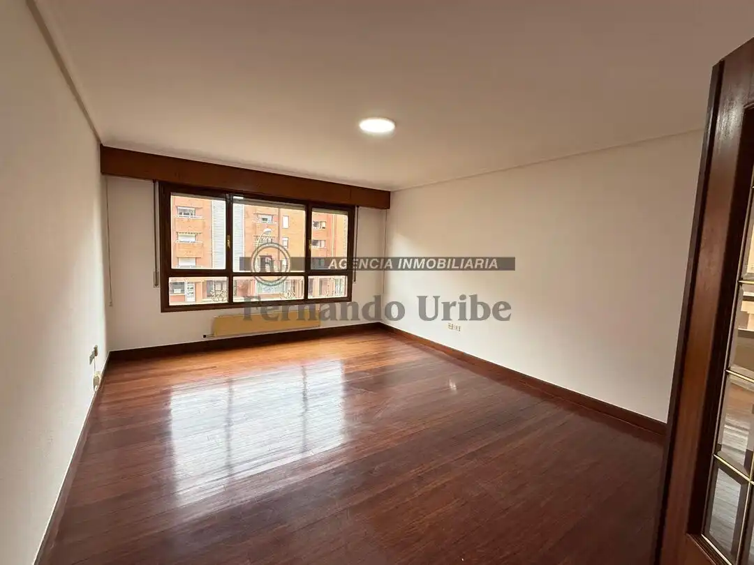 Vista exterior de Piso en venta en Durango con Calefacción y Balcón