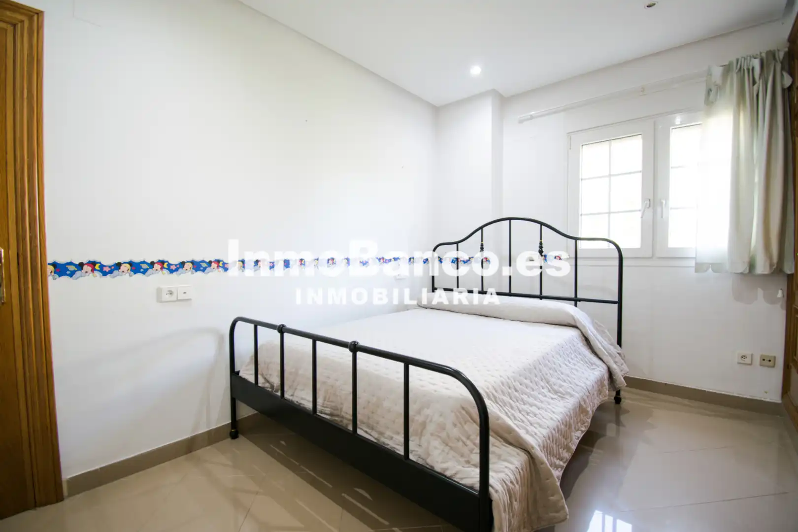 Habitación de Casa o chalet en venta en Chiva con Aire acondicionado, Calefacción y Jardín privado