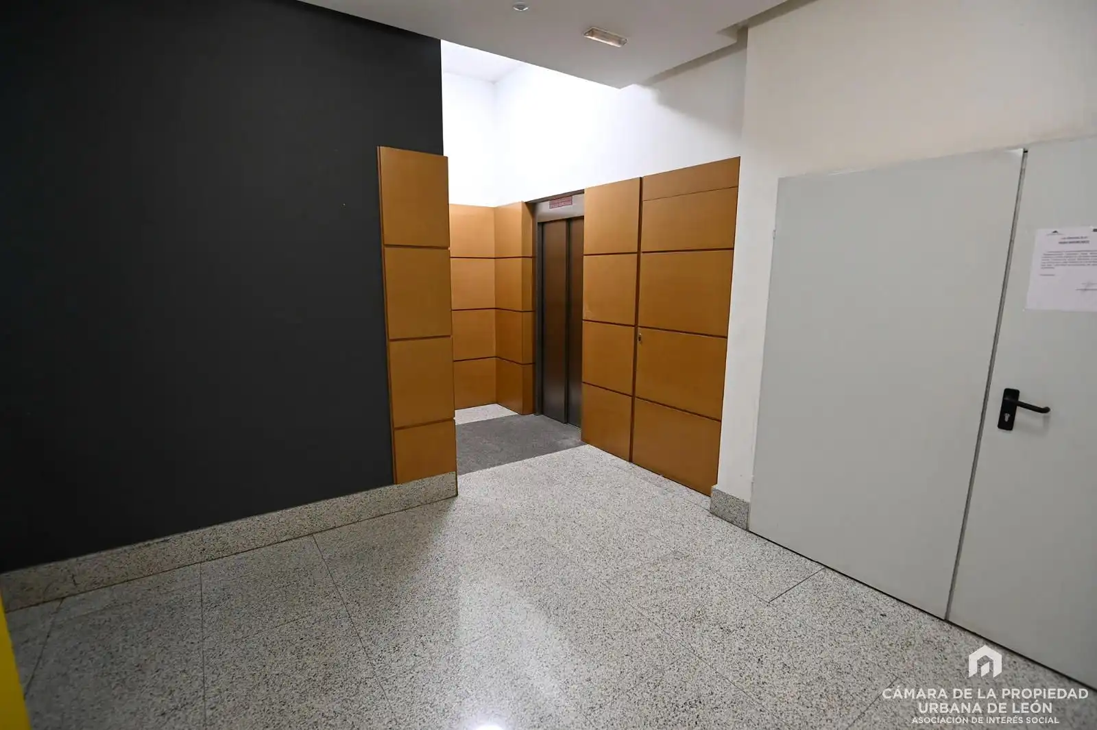 Piso de alquiler en León Capital  con Calefacción, Terraza y Amueblado