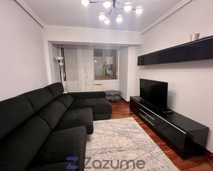 Living room of Flat to rent in Durango  with Heating, Parquet flooring and Furnished