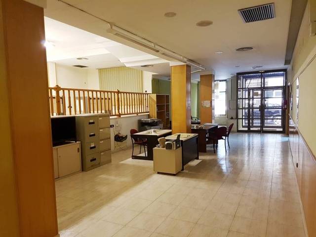 Local comercial en Venta en Sant Josep - Zona Hospital