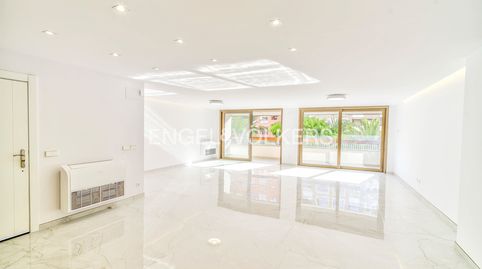 Foto 2 de Piso en venta en Avinguda Oscar Espla, Ensanche - Diputación, Alicante / Alacant