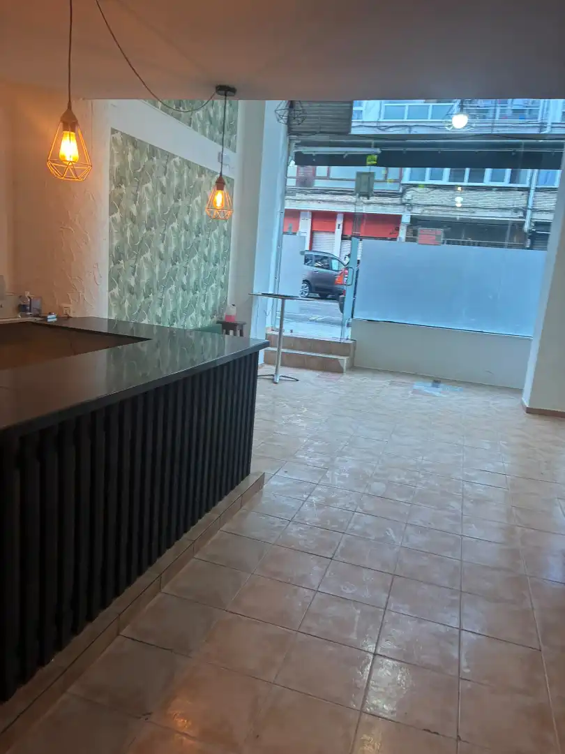 Geschaftsraum zur Miete in Calle Félix Apellaniz, Centro