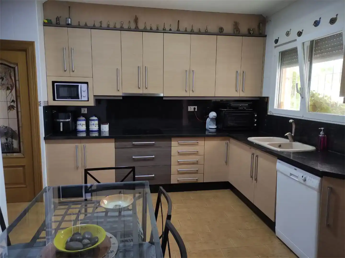 Cuina de Casa o xalet en venda en Yecla amb Aire condicionat, Jardí privat i Parquet